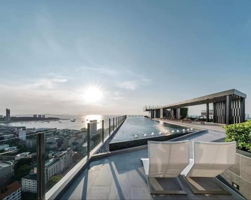 The Base Central Pattaya ภายนอก รูปภาพ